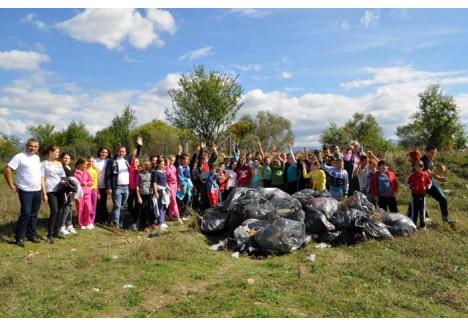 RECORD. În prima ediţie "Let's Do It, Bihor" au ieşit la curăţenie 4.500 de voluntari, la a doua circa 8.000, iar sâmbăta trecută s-au adunat aproape 10.000